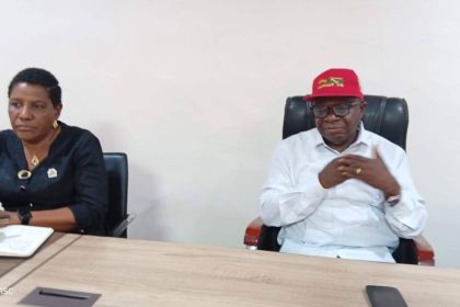 Akwa Ibom SUBEB Chairman Rt. Hon. Anietie Etuk meeting contractors on school project delivery ahead of the rainy season.